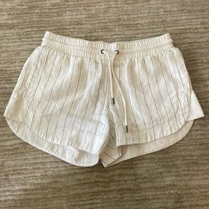 Athleta elastic tie waist stretch shorts white linen w blue pinstripes size m